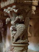 CAPITEL DE DRAGONES DEL MONUMENTO FUNERARIO