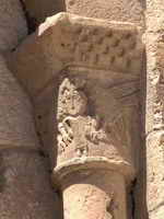 VENTANAL DEL ABSIDOLO SUR: DETALLE DE CAPITEL