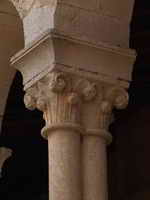CAPITEL DE LA GALER&Iacute;A PORTICADA