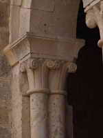 CAPITEL DE LA GALER&Iacute;A PORTICADA