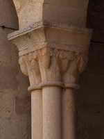 CAPITEL DE LA GALERÍA PORTICADA