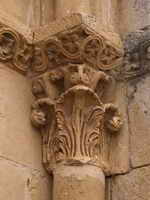 CAPITEL EN PORTADA OESTE