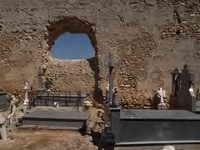 CEMENTERIO LOCAL AL INTERIOR DE SAN MART&Iacute;N