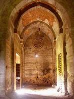 INTERIOR HACIA LOS PIES DEL TEMPLO