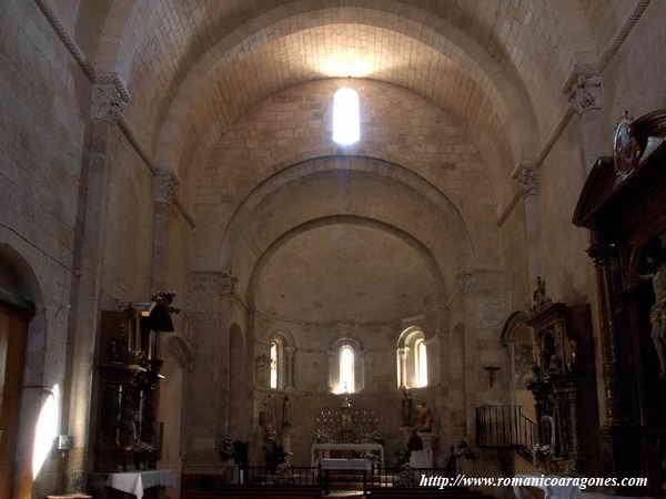 INTERIOR HACIA LA CABECERA