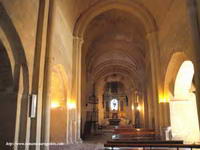 INTERIOR DE LA NAVE CENTRAL HACIA LA CABECERA