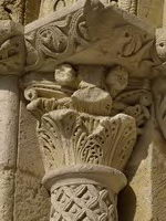 CAPITELES DE LA PORTA SPECIOSSA