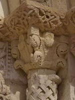 CAPITELES DE LA PORTA SPECIOSSA