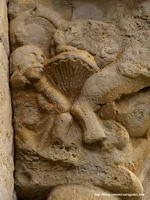 CAPITEL EXTERIOR ESTE - CARA INTERNA