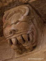 M�NSTRO DEMON�ACO DEVORANDO A DOS SERES