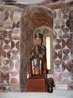 VENTANAL ABSIDAL Y R�PLICA DE LA VIRGEN DE �IRISTAIN�