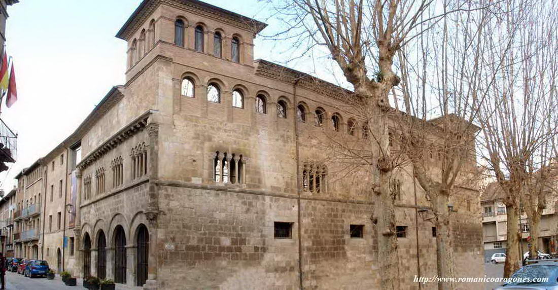 PALACIO DE LOS REYES DE NAVARRRA DESDE EL NORESTE.