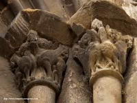 �BSIDE CENTRAL: VENTANAL CENTRAL - CAPITELES LADO DERECHO