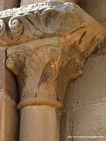 CAPITEL DE VENTANAL ABSIDAL