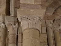 CAPITEL ARCO TRIUNFAL LADO SUR