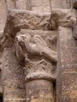 DETALLE DE UN CAPITEL DE LA PORTADA OESTE