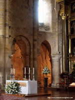 �BSIDE CENTRAL. ALTAR . DEAMBULATORIO