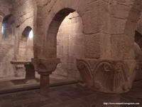 CRIPTA: �BSIDE CENTRAL Y CAPITELES