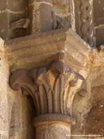 CAPITEL DE CORTE CL�SICO