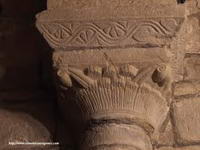 CAPITEL DE SENCILLA DECORACI�N
