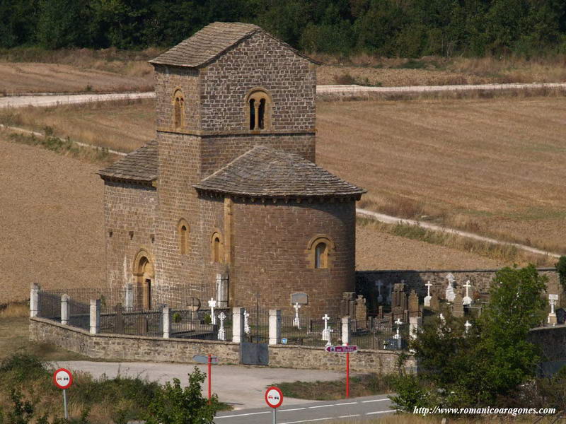 IGLESIA Y CEMENTERIO