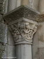 CAPITEL DE ENTRELAZOS