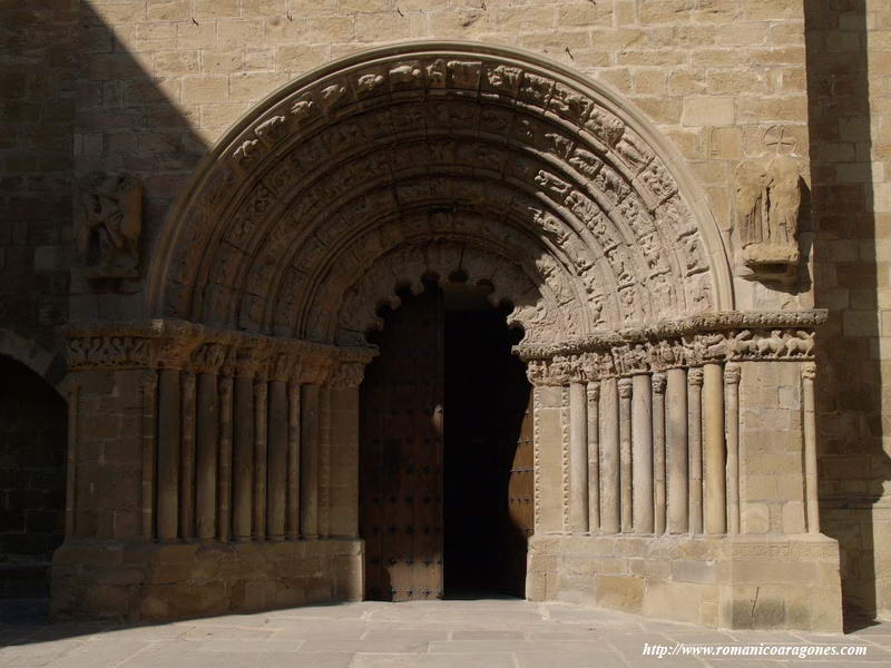 PORTADA SUR DEL TEMPLO ORIGINAL