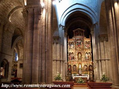 INTERIOR DEL TEMPLO HACIA LA CABECERA DESDE LA NAVE CENTRAL