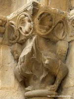 CAPITEL DEL LADO OESTE