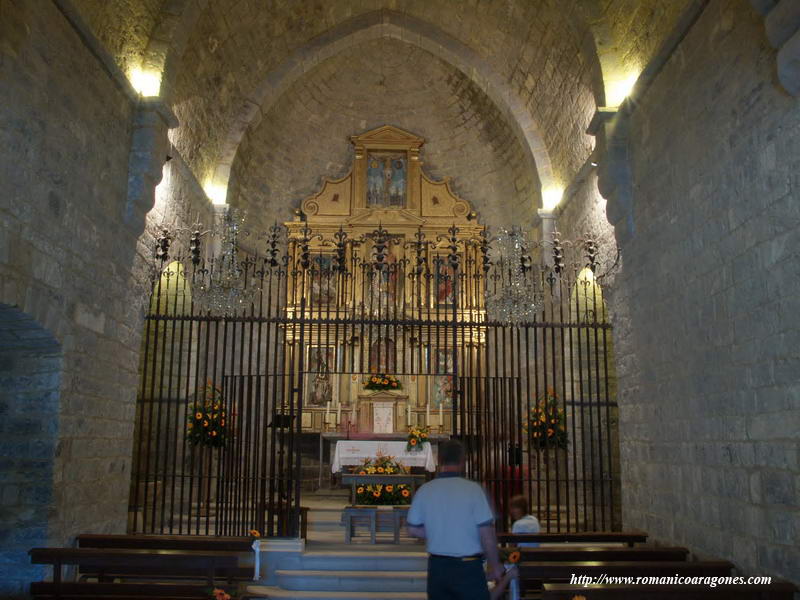 INTERIOR HACIA LA CABECERA