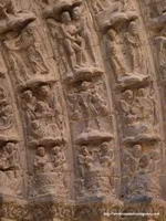 DETALLE ARQUIVOLTAS LADO SUR. TORMENTOS INFERNALES
