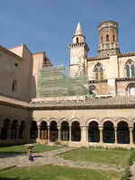 VISTA DEL �NGULO NOROESTE DEL CLAUSTRO, CON EL TEMPLO AL FONDO