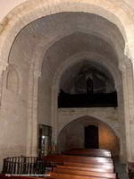 INTERIOR DEL TEMPLO HACIA LOS PIES