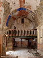 INTERIOR HACIA LOS PIES DEL TEMPLO