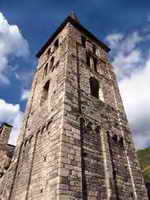TORRE CAMPANARIO: LIENZOS ESTE Y NORTE