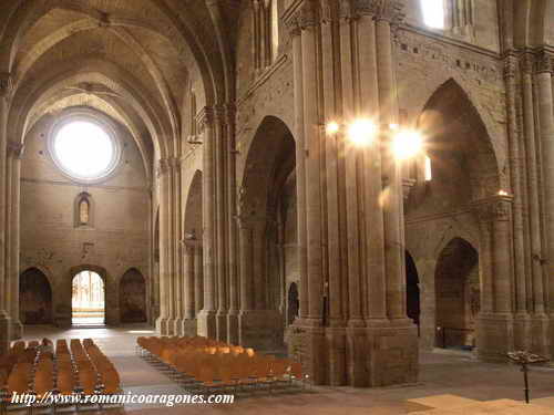 NAVE CENTRAL Y NORTE DESDE EL ALTAR MAYOR