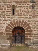 PORTADA DE PONIENTE, DESCENTRADA AL SUR