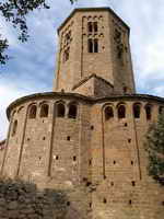 PLANO CONTRAPICADO DE CABECERA Y TORRE
