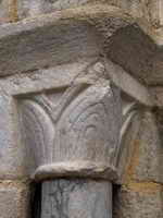 CAPITEL LADO OESTE DE LA PORTADA