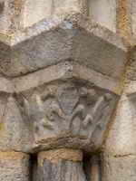 CAPITEL LADO OESTE DE LA PORTADA