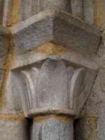 CAPITEL LADO OESTE DE LA PORTADA