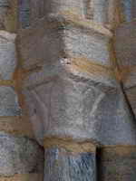 CAPITEL LADO ESTE DE LA PORTADA