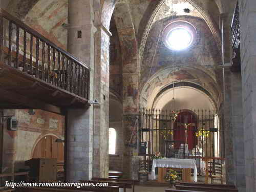 INTERIOR DEL TEMPLO HACIA LA CABECERA