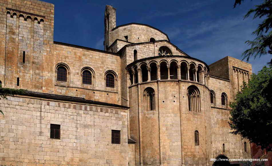 PANORMICA DE LA CABECERA DEL TEMPLO