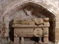 SARC&Oacute;FAGO G&Oacute;TICO DE D FERRER ALEMANY DE TORRALLA Y SU ESPOSA D&ordf; BEATRIZ DE GUIMER&Aacute; -1360-