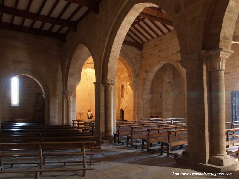 VISTA DEL INTERIOR DESDE EL LADO NORTE DEL FONDO DEL TEMPLO