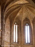 CABECERA DEL TEMPLO CON SUS CRUCER�AS