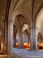 NAVE CENTRAL Y LATERALES HACIA LA CABECERA