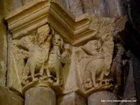VENTANAL DEL LADO SUR DEL CRUCERO-DETALLE CAPITELES
