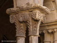 CAPITEL DOBLE DE DECORACI�N VEGETAL